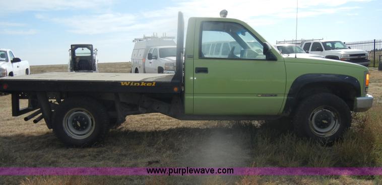 image for item D4831 1992 Chevrolet Cheyenne K2500 flatbed pickup truck