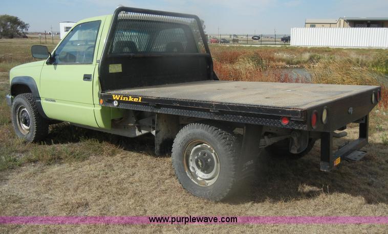 image for item D4831 1992 Chevrolet Cheyenne K2500 flatbed pickup truck