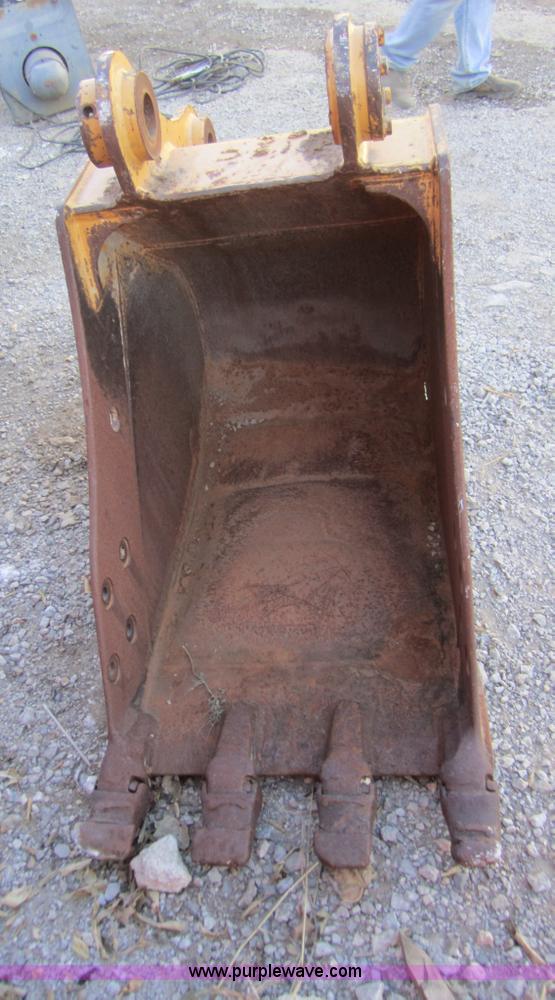 image for item D5727 Caterpillar 315L 30" excavator bucket