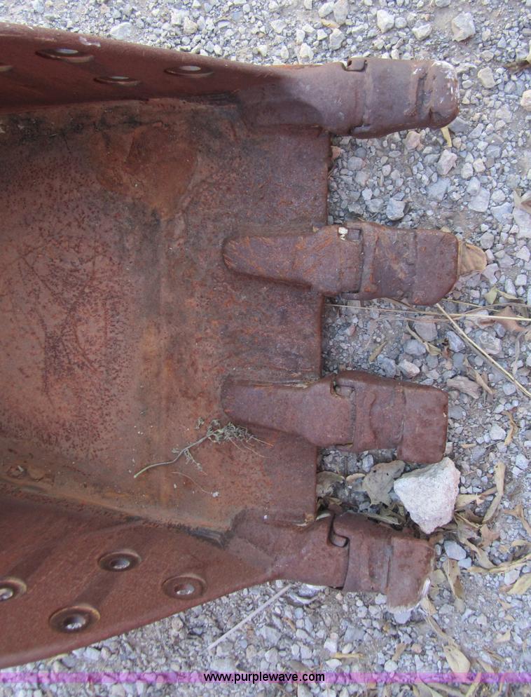 image for item D5727 Caterpillar 315L 30" excavator bucket