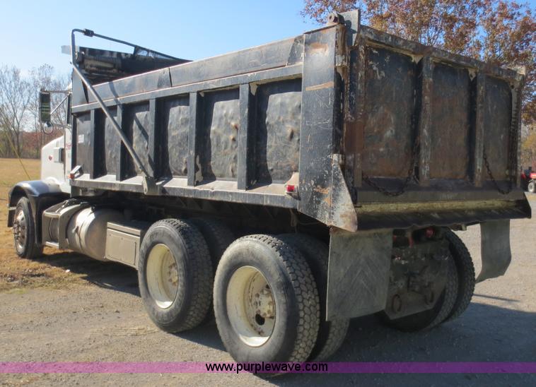 image for item D5732 1994 Perterbilt 375 dump truck