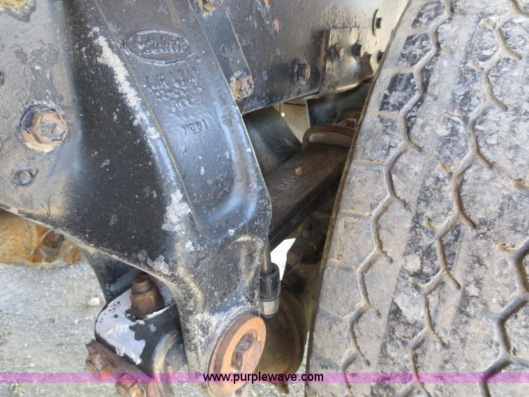 image for item D5732 1994 Perterbilt 375 dump truck