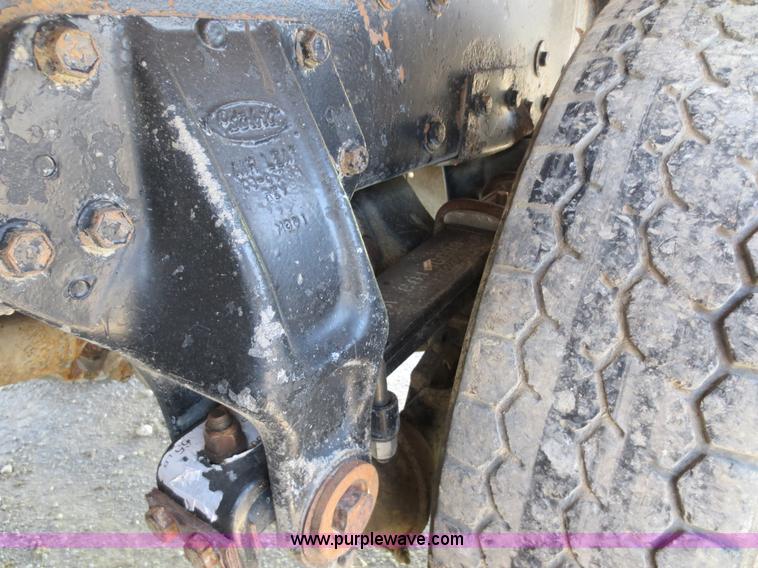 image for item D5732 1994 Perterbilt 375 dump truck