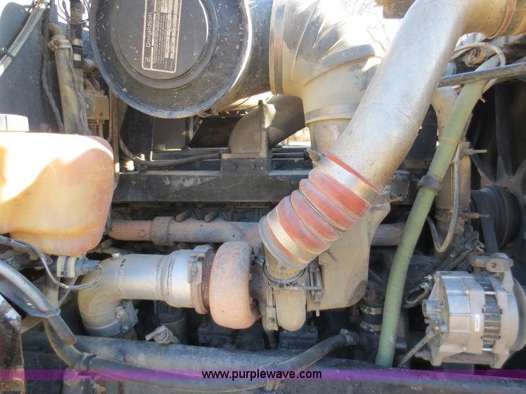 image for item D5732 1994 Perterbilt 375 dump truck