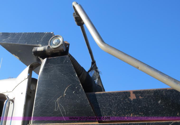 image for item D5732 1994 Perterbilt 375 dump truck