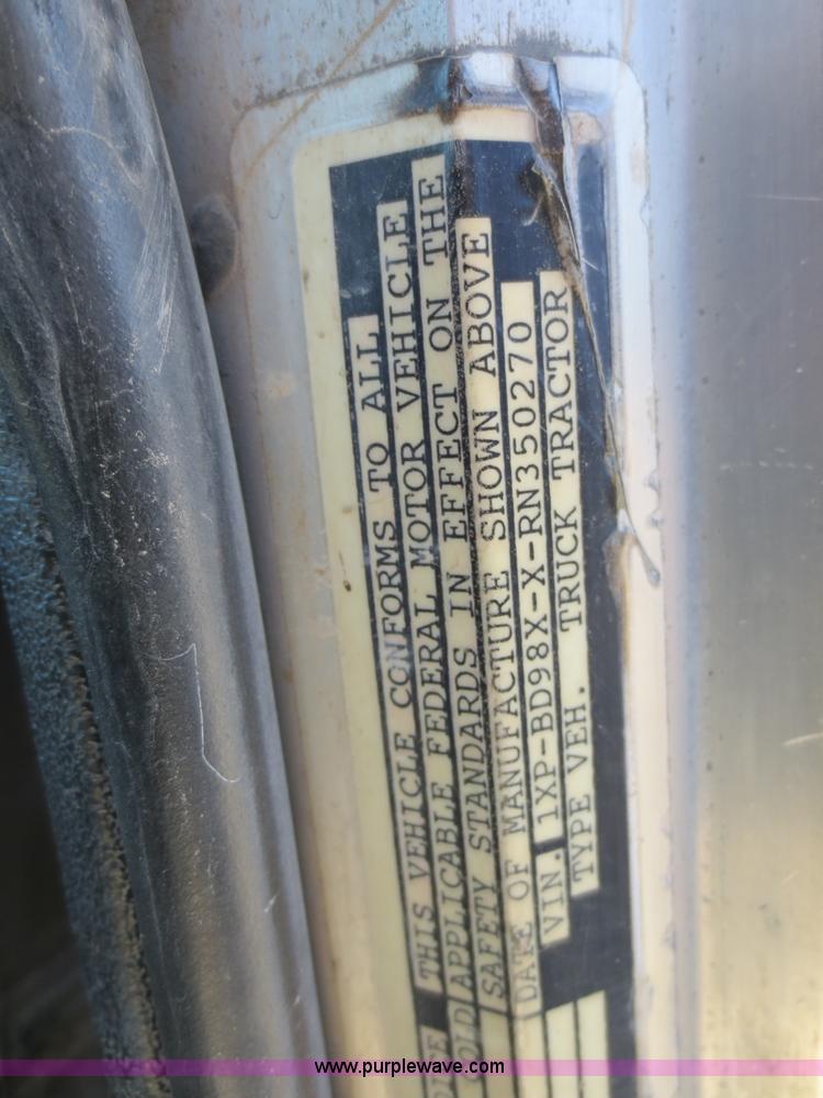 image for item D5732 1994 Perterbilt 375 dump truck