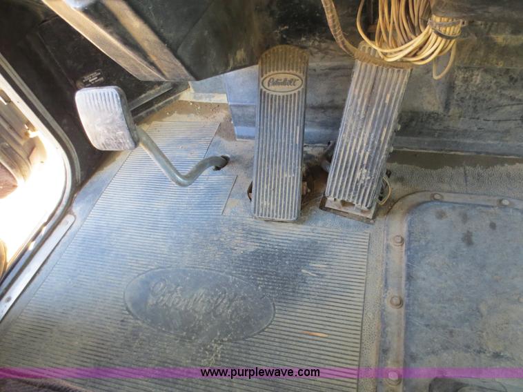 image for item D5732 1994 Perterbilt 375 dump truck