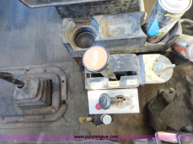 image for item D5732 1994 Perterbilt 375 dump truck