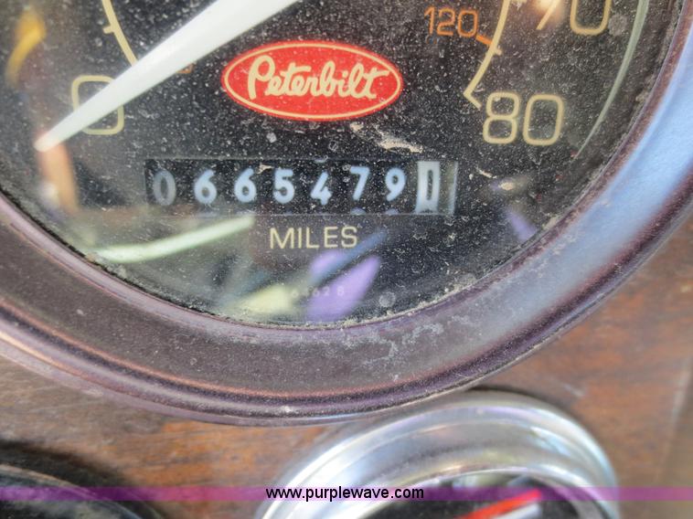 image for item D5732 1994 Perterbilt 375 dump truck