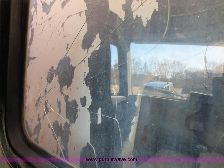 image for item D5732 1994 Perterbilt 375 dump truck