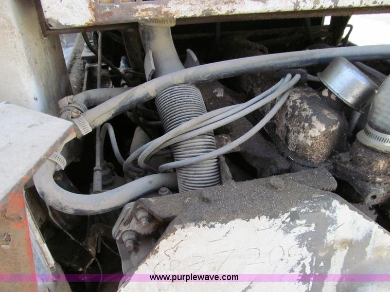 image for item E3544 1978 Clark Bobcat 722 skid steer