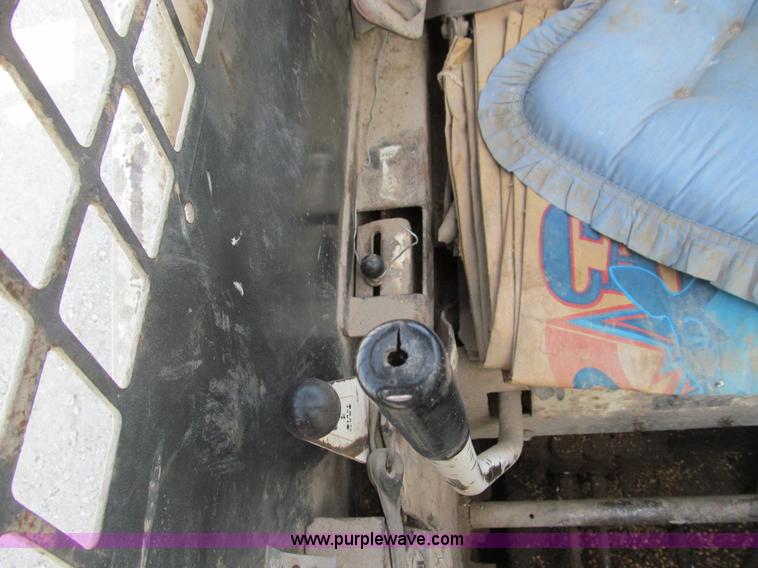 image for item E3544 1978 Clark Bobcat 722 skid steer