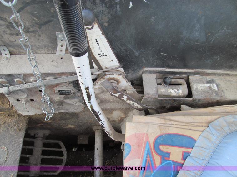 image for item E3544 1978 Clark Bobcat 722 skid steer