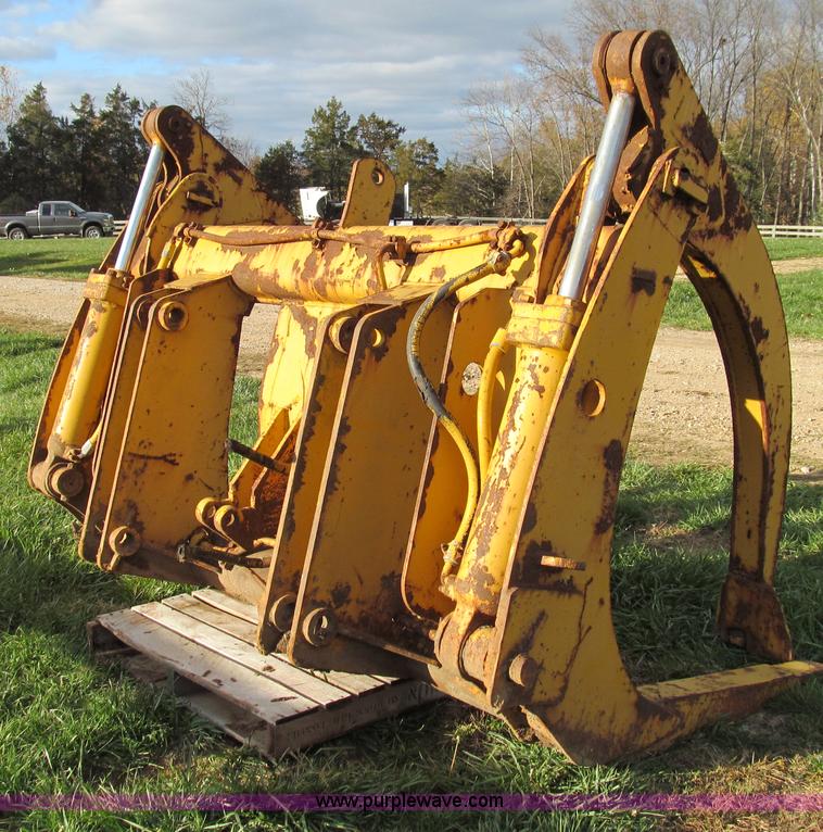 image for item E3549 Caterpillar wheel loader grapple attachment