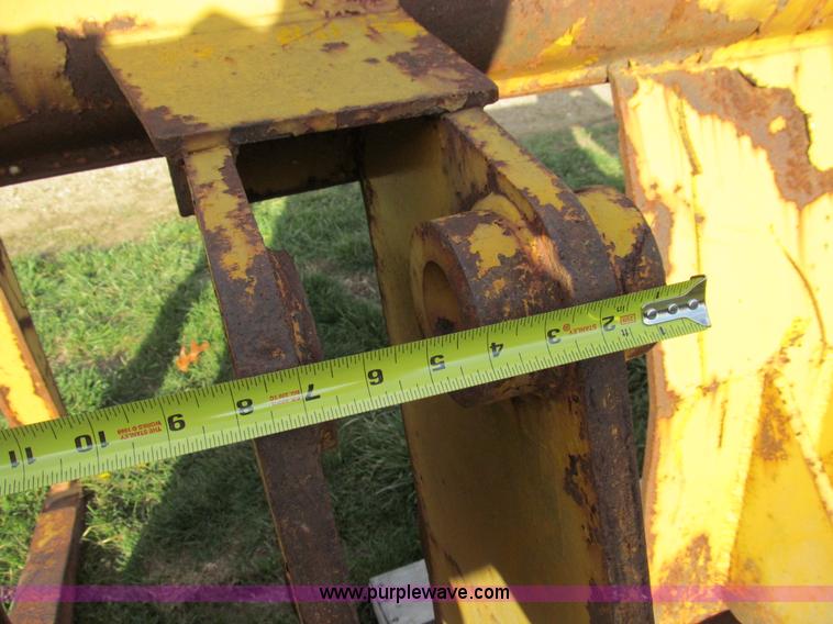 image for item E3549 Caterpillar wheel loader grapple attachment