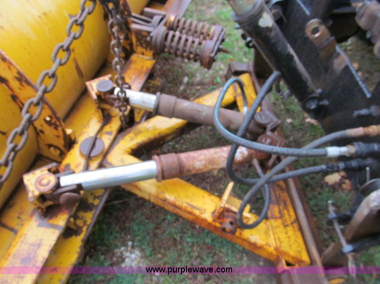 image for item E5640 1999 International 4900 dump truck