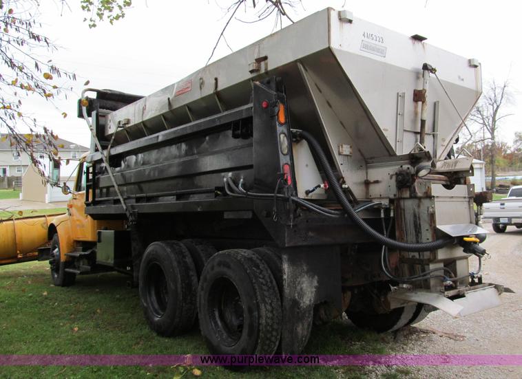 image for item E5640 1999 International 4900 dump truck