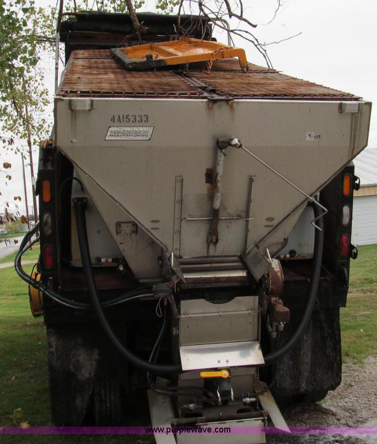 image for item E5640 1999 International 4900 dump truck