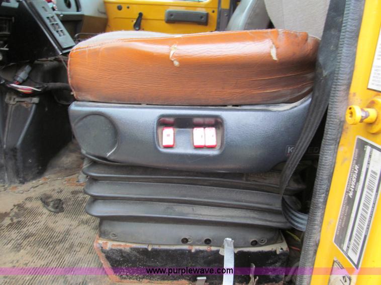 image for item E5640 1999 International 4900 dump truck