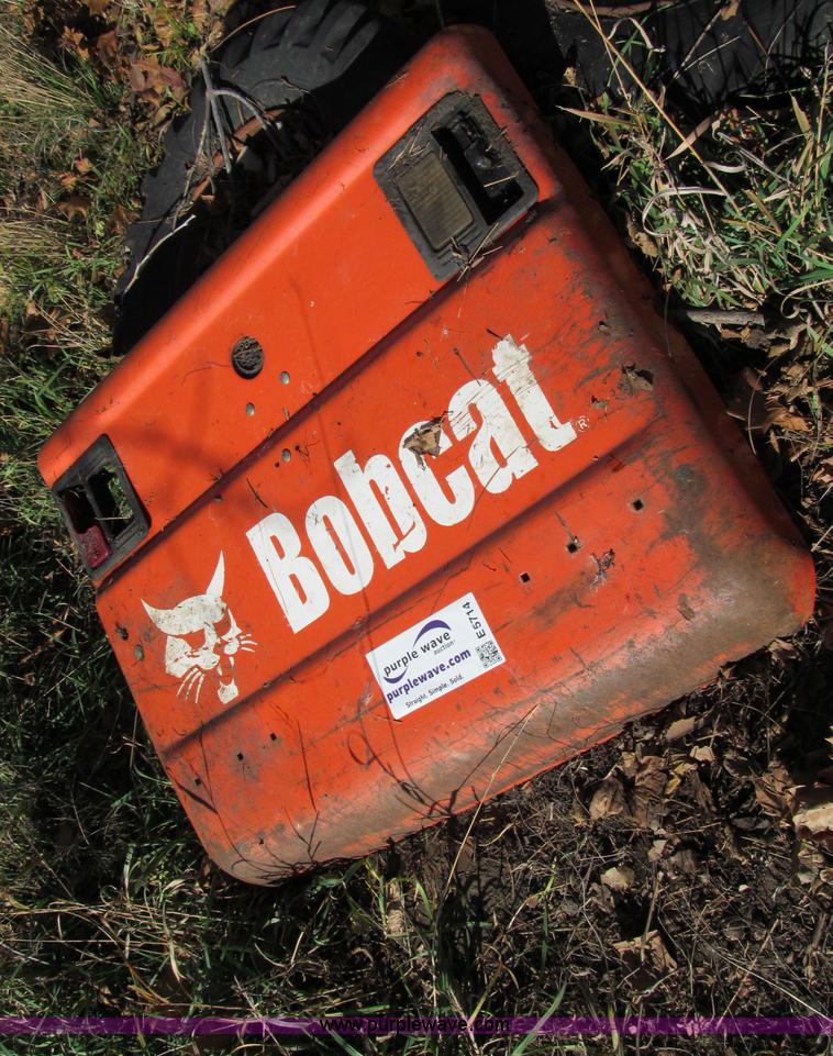image for item E5714 2005 Bobcat T300 engine compartment door