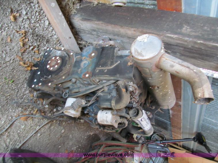 image for item E5715 2005 Bobcat T300 diesel engine