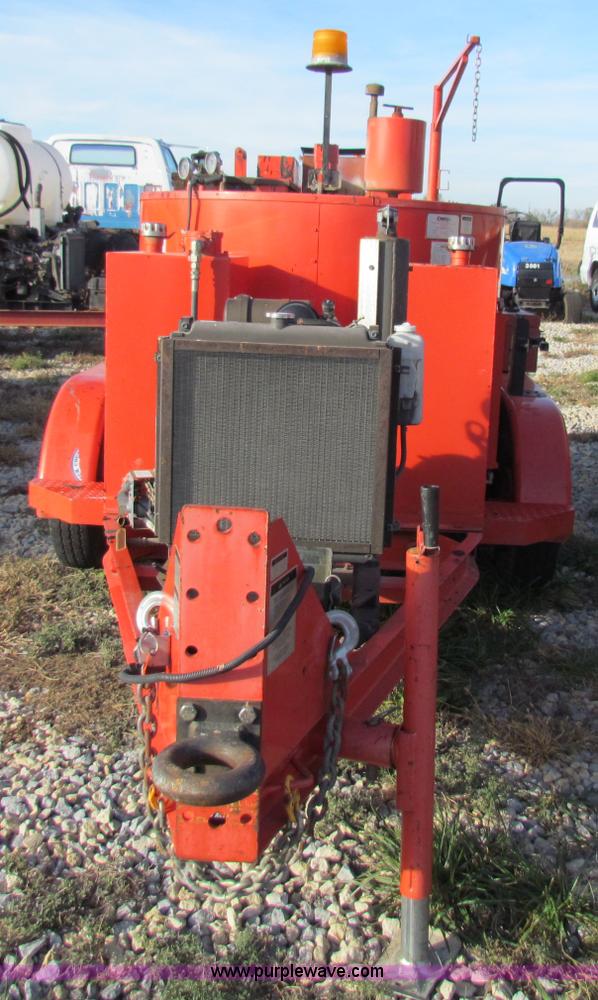 image for item E8157 2000 Craft Co EZ-Pour 200D crack seal machine