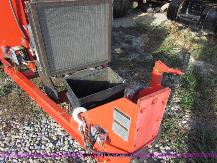 image for item E8157 2000 Craft Co EZ-Pour 200D crack seal machine