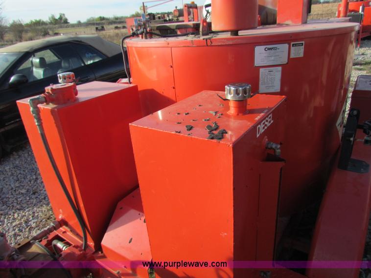 image for item E8157 2000 Craft Co EZ-Pour 200D crack seal machine