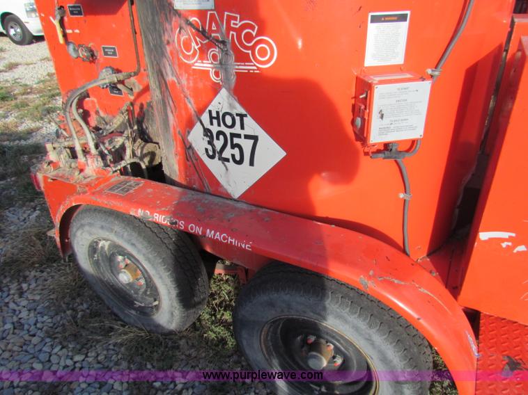 image for item E8157 2000 Craft Co EZ-Pour 200D crack seal machine