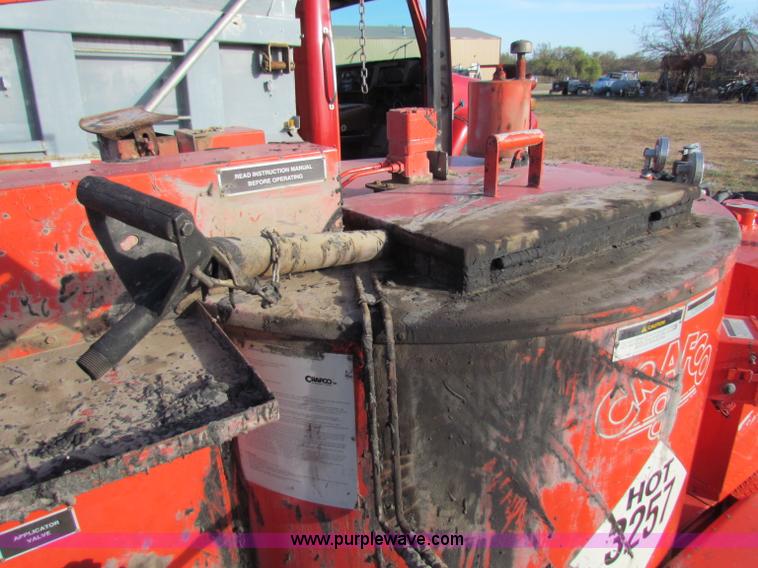 image for item E8157 2000 Craft Co EZ-Pour 200D crack seal machine