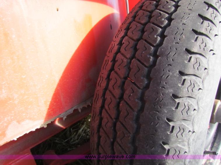 image for item E8157 2000 Craft Co EZ-Pour 200D crack seal machine