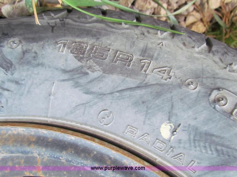 image for item E8157 2000 Craft Co EZ-Pour 200D crack seal machine