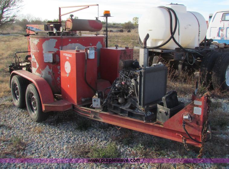 image for item E8158 1997 Craft Co E-Z Pour 200D crack seal machine