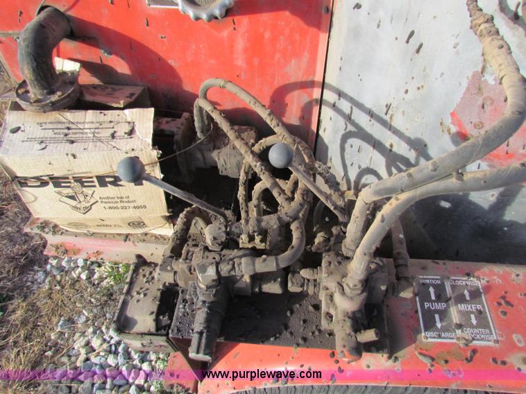 image for item E8158 1997 Craft Co E-Z Pour 200D crack seal machine