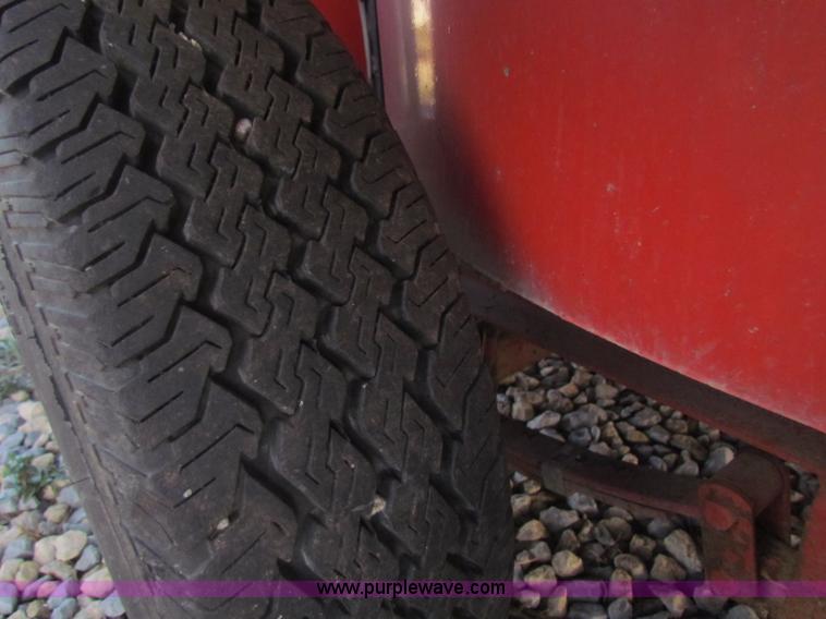 image for item E8158 1997 Craft Co E-Z Pour 200D crack seal machine