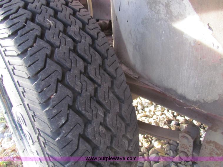 image for item E8158 1997 Craft Co E-Z Pour 200D crack seal machine