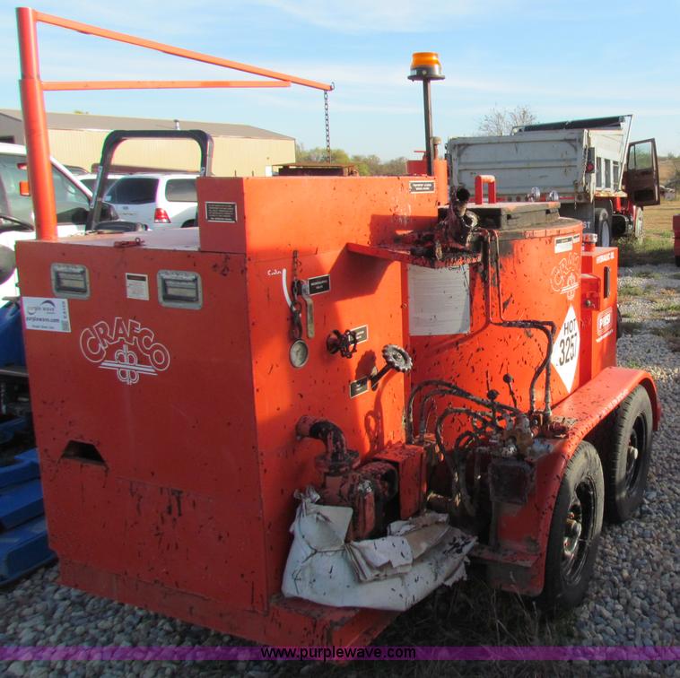 image for item E8159 2000 Craft Co E-Z Pour 200D crack seal machine