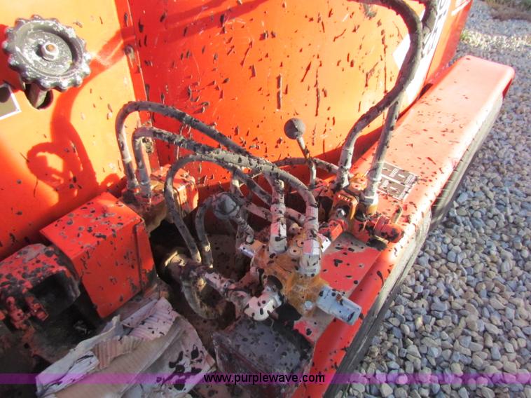 image for item E8159 2000 Craft Co E-Z Pour 200D crack seal machine