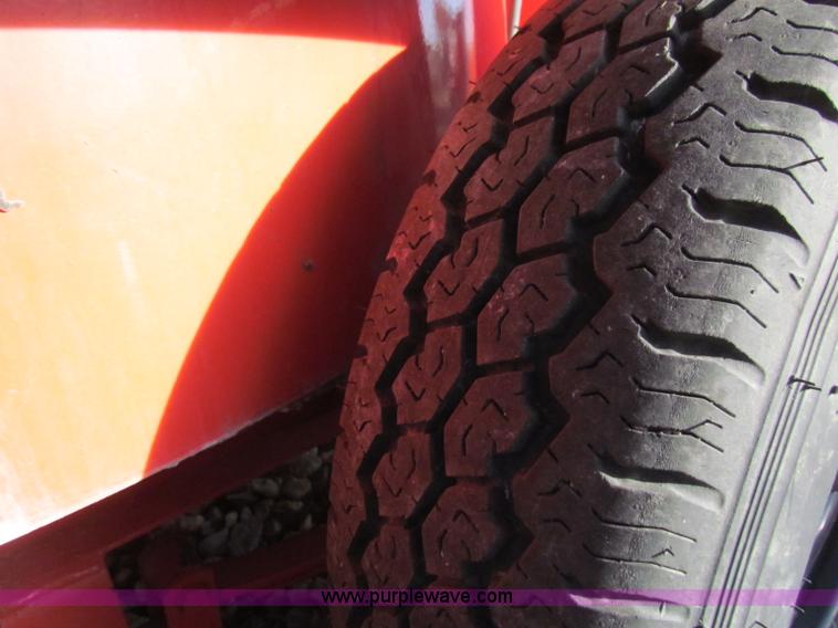 image for item E8159 2000 Craft Co E-Z Pour 200D crack seal machine