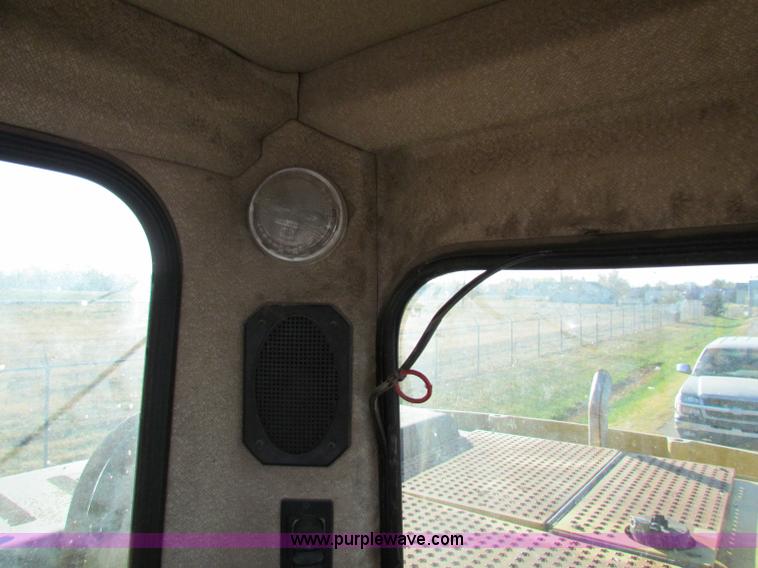 image for item E8168 1998 Caterpillar M318 mobile excavator