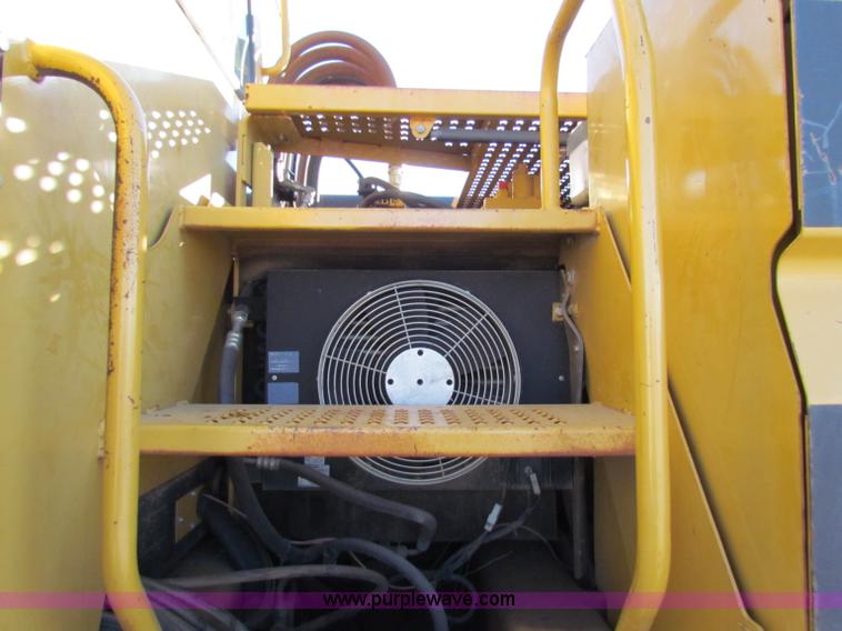 image for item E8168 1998 Caterpillar M318 mobile excavator