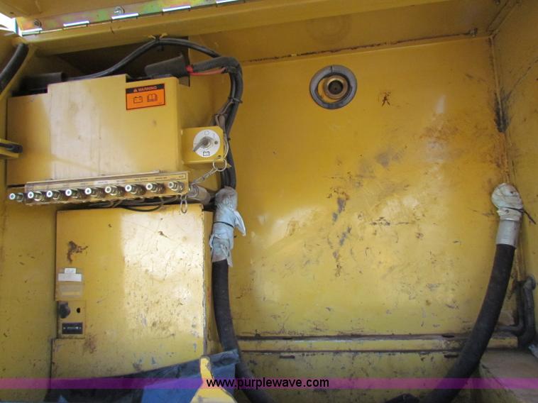 image for item E8168 1998 Caterpillar M318 mobile excavator