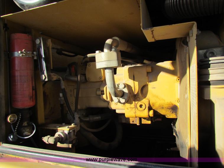 image for item E8168 1998 Caterpillar M318 mobile excavator