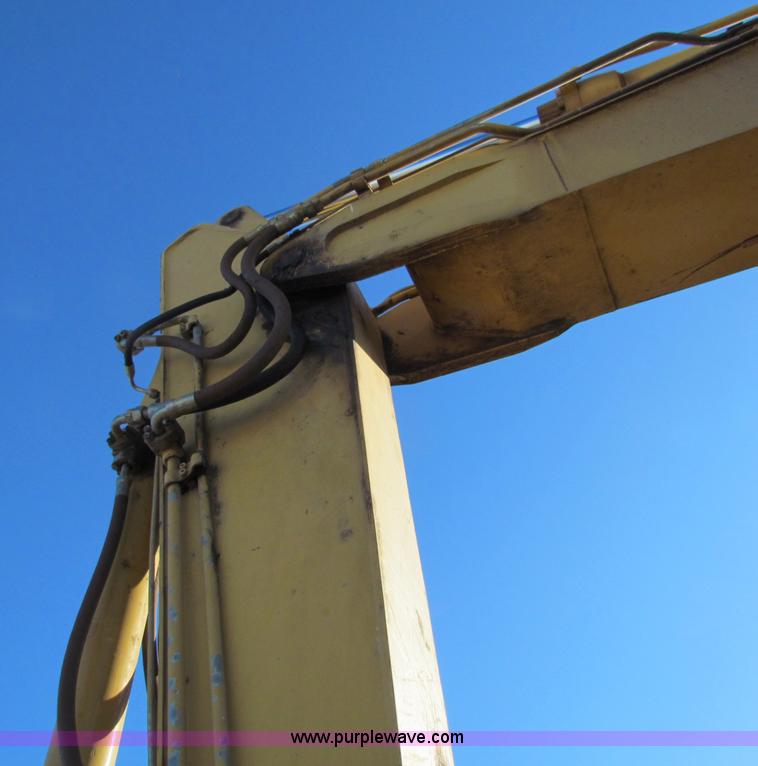 image for item E8168 1998 Caterpillar M318 mobile excavator