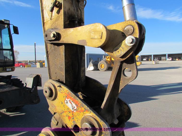 image for item E8168 1998 Caterpillar M318 mobile excavator