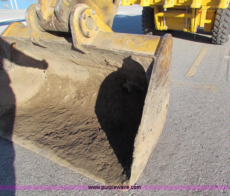 image for item E8168 1998 Caterpillar M318 mobile excavator