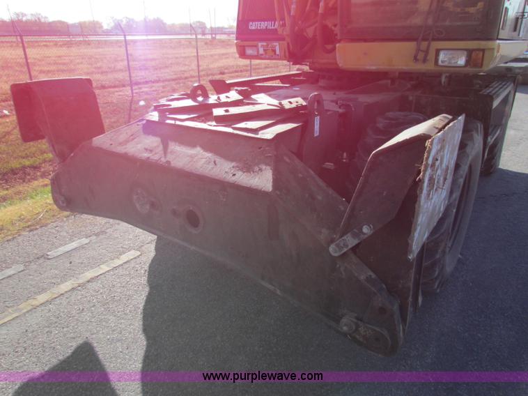 image for item E8168 1998 Caterpillar M318 mobile excavator