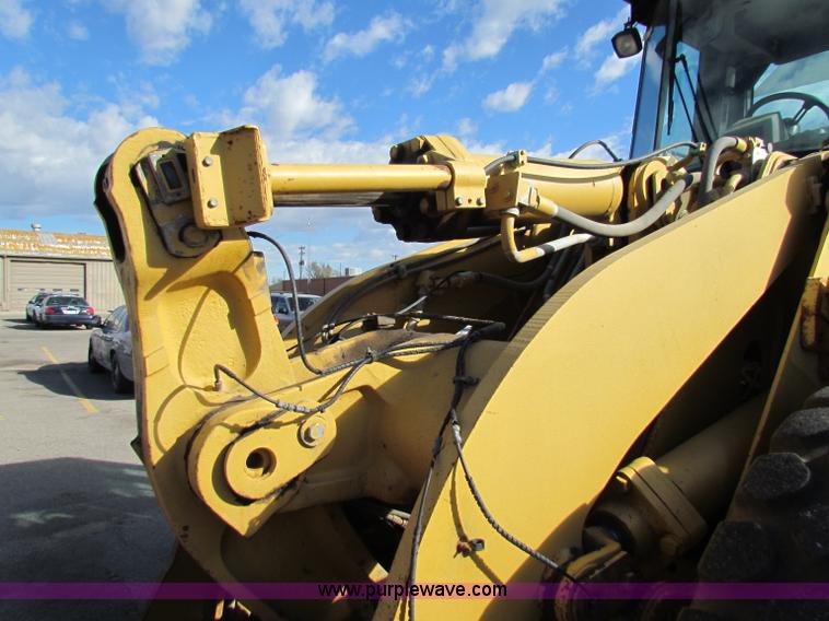 image for item E8169 1999 Caterpillar 950G wheel loader