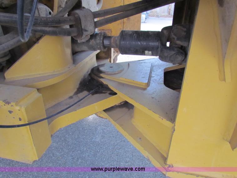 image for item E8169 1999 Caterpillar 950G wheel loader