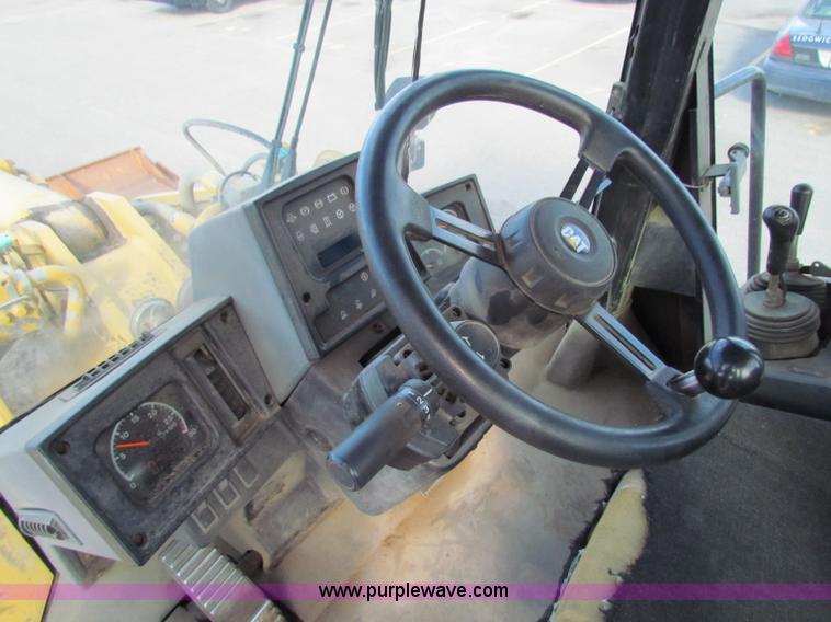 image for item E8169 1999 Caterpillar 950G wheel loader